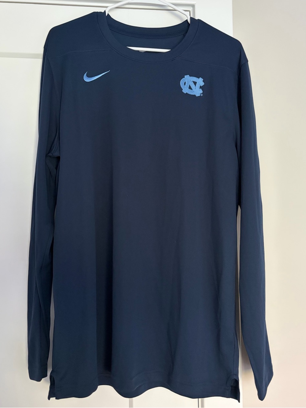 Nike UNC (North Carolina) Navy Long-Sleeve Dri-Fit Shirt - Men’s Size L